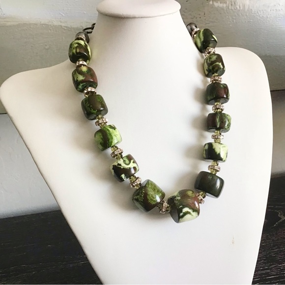 Green Coral Necklace - Picture 4 of 4